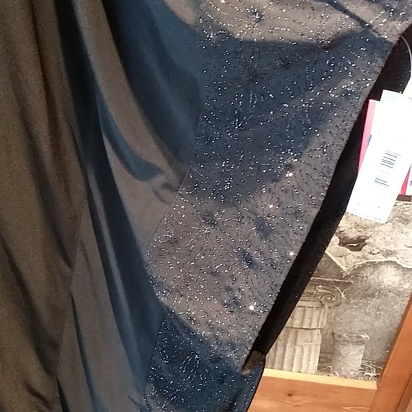 Dress - Picture 3 of 15